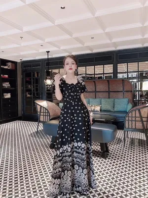 Đầm maxi tay con cổ vuông phối hoa chân váy