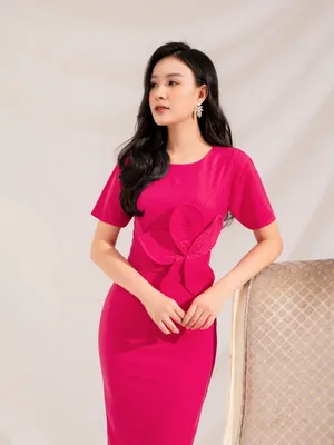 Đầm ôm body đính hoa sen bên eo