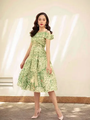 Đầm xòe hoa màu xanh rớt vai nữ tính
