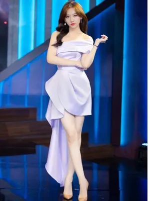 Đầm dự tiệc màu tím cách điệu trễ vai Hari