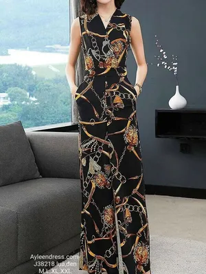 Jumpsuit họa tiết dây xích
