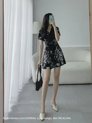 Set cổ vest kèm quần họa tiết đen trắng