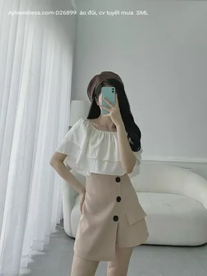 Set áo trễ vai chân váy đính nút