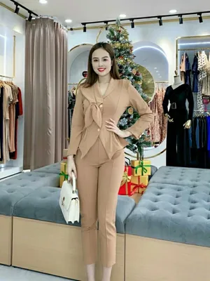 Set áo cổ bẻ peplum quần lửng thiết kế phối hoa