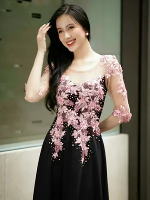 Đầm trung niên phối ren hoa màu hồng