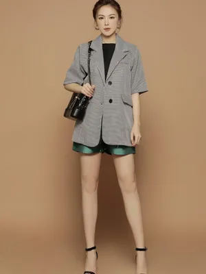 Áo vest nữ caro trắng đen tay lỡ