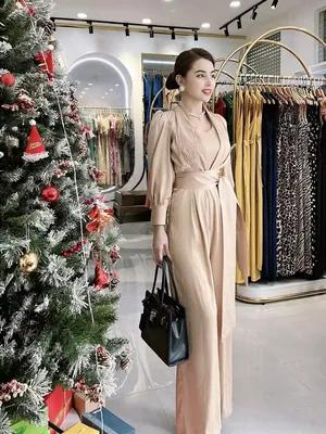 Jumpsuit thiết kế cổ cách điệu tay dài