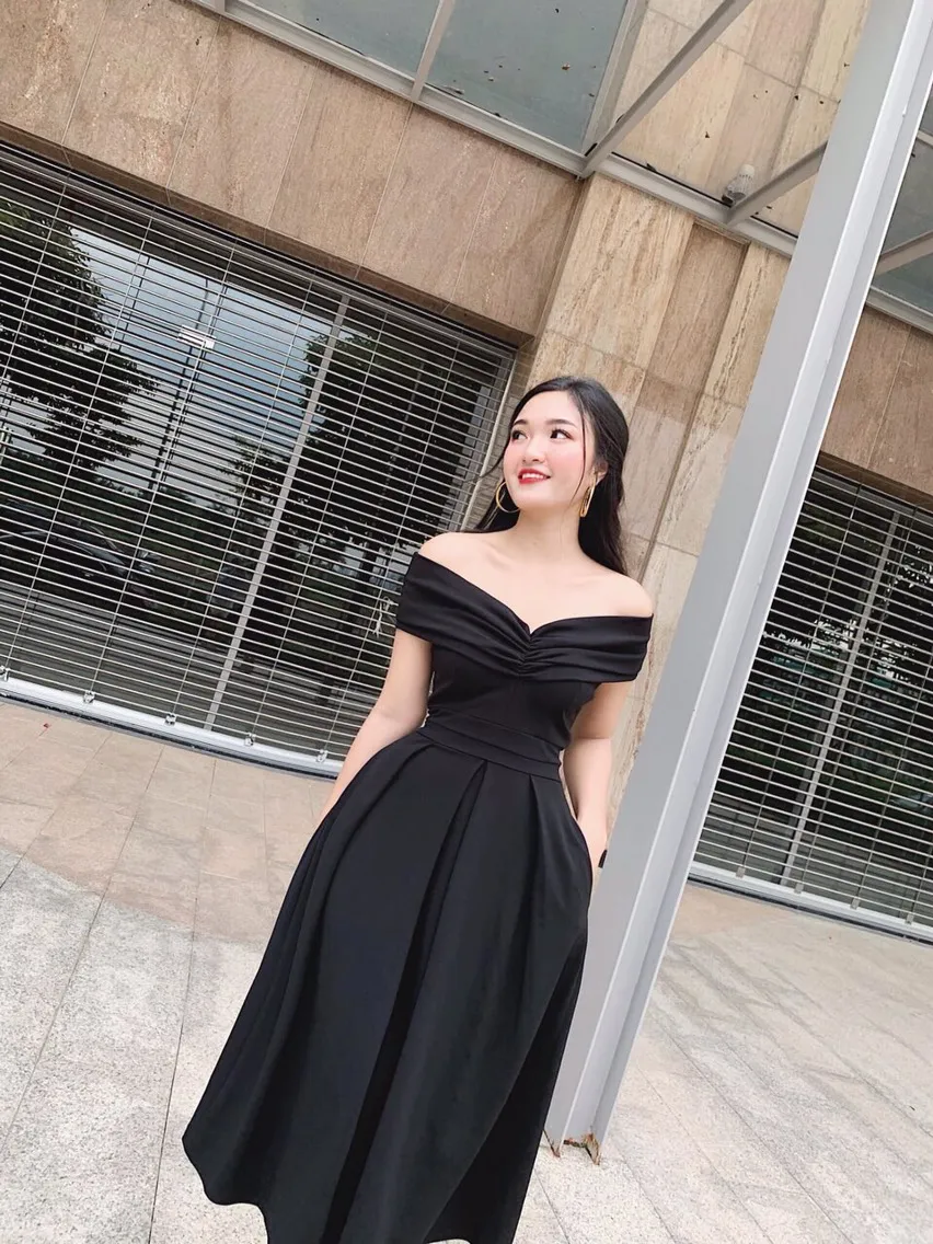 Váy đen bèo trễ vai buộc dây cổ | Shopee Việt Nam