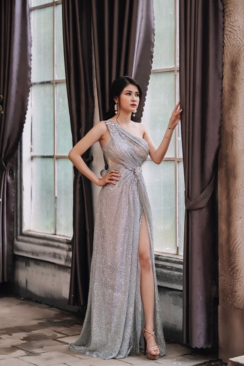 đầm dạ hội dáng dài xẻ tà