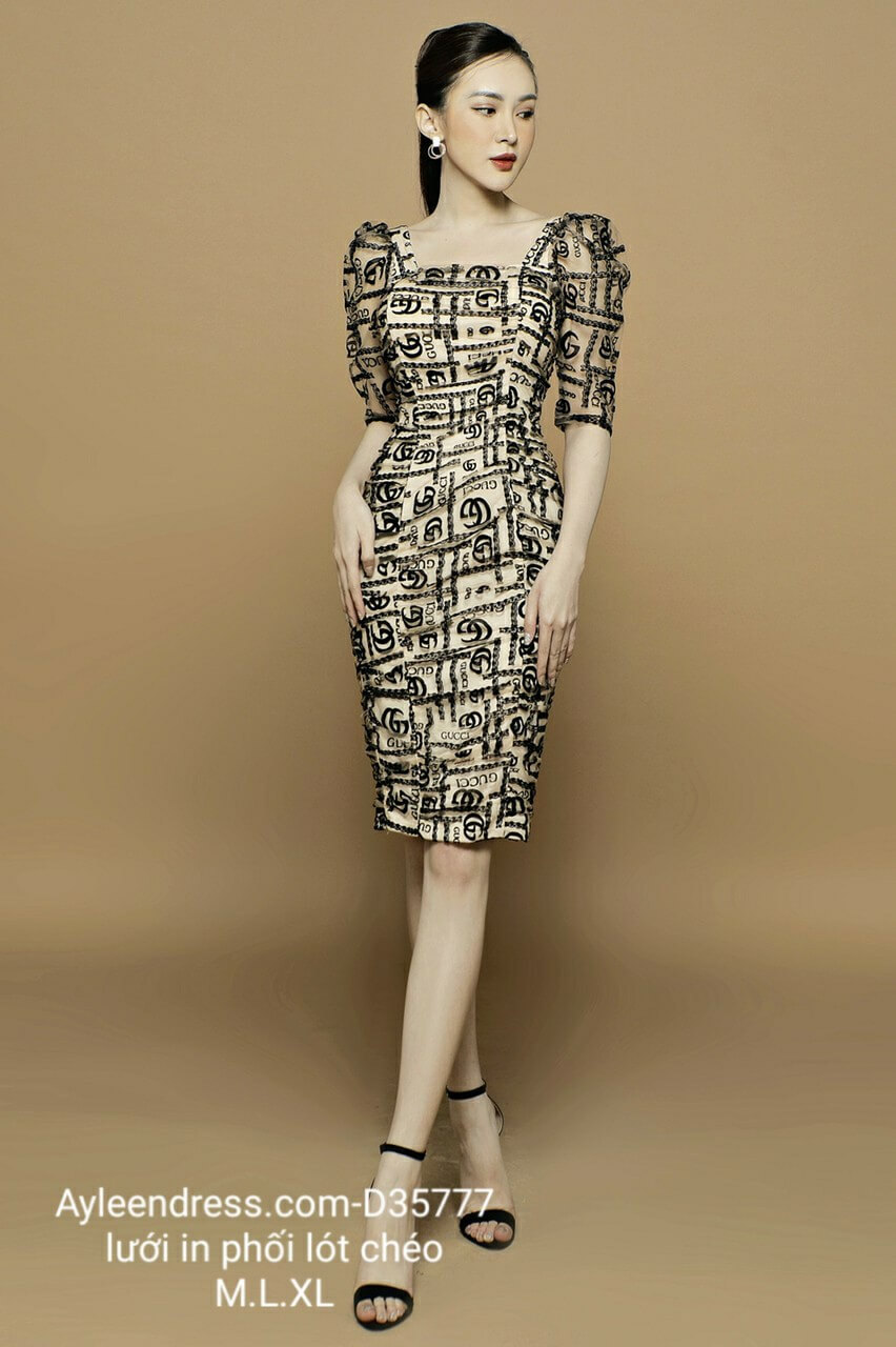 Top 5 mẫu váy họa tiết trẻ trung không sợ già Top 5 mẫu váy họa tiết trẻ trung không sợ già