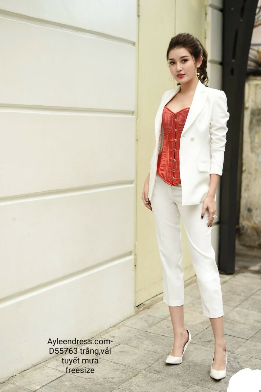 Các mẫu vest nữ trẻ trung thời thượng cho nàng công sở Các mẫu vest nữ trẻ trung thời thượng cho nàng công sở