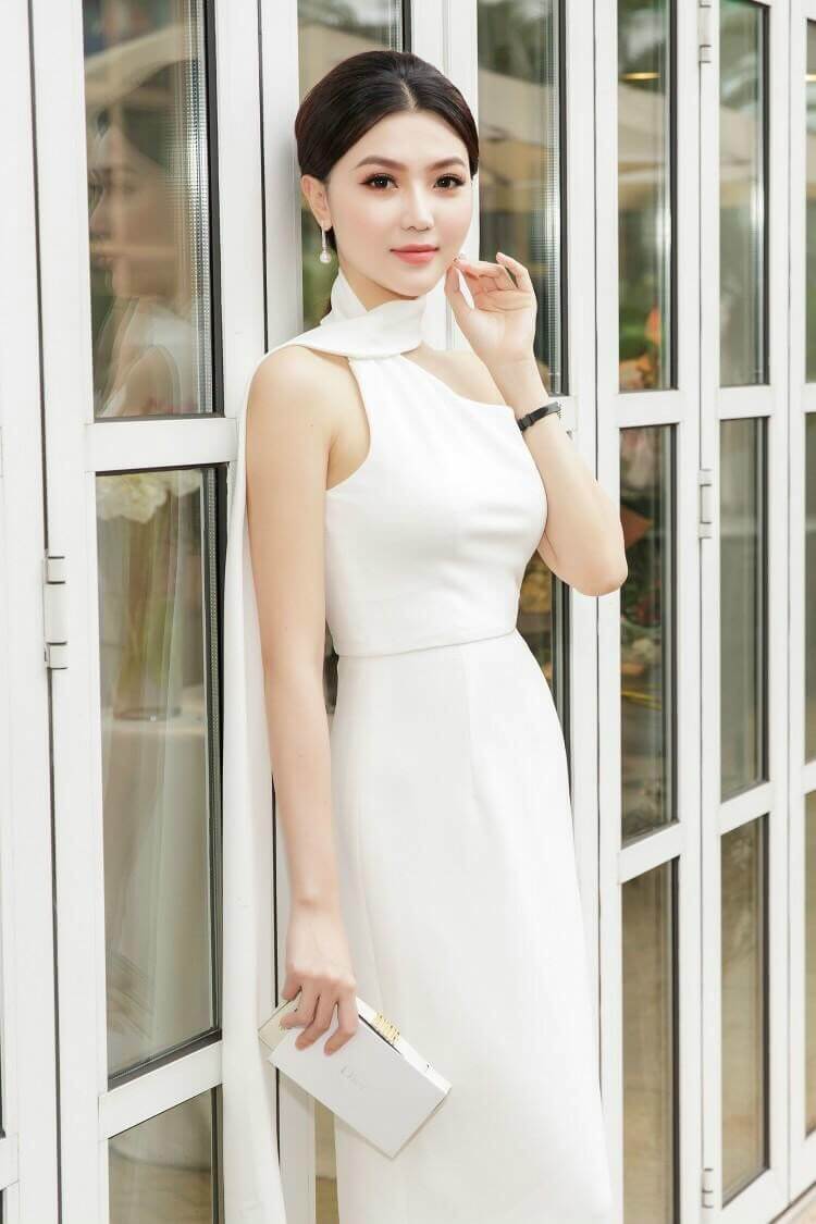 Top những mẫu đầm trắng dự tiệc SANG TRỌNG tôn lên cho nàng vẻ đẹp TINH KHÔI