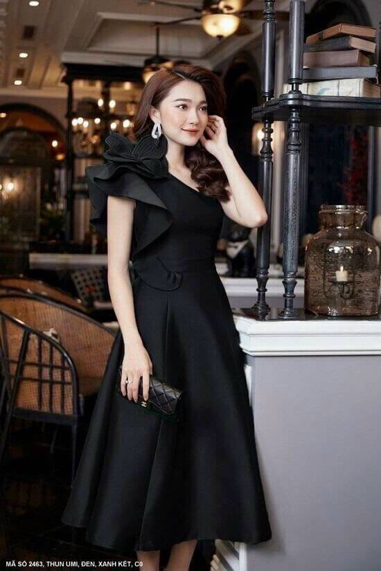 Những kiểu đầm đen sang trọng hot trend 2021 Những kiểu đầm đen sang trọng hot trend 2021