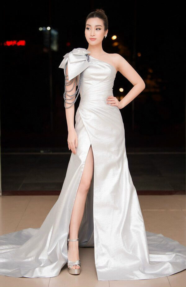 Chọn đầm lệch vai phù hợp với từng dáng người Chọn đầm lệch vai phù hợp với từng dáng người