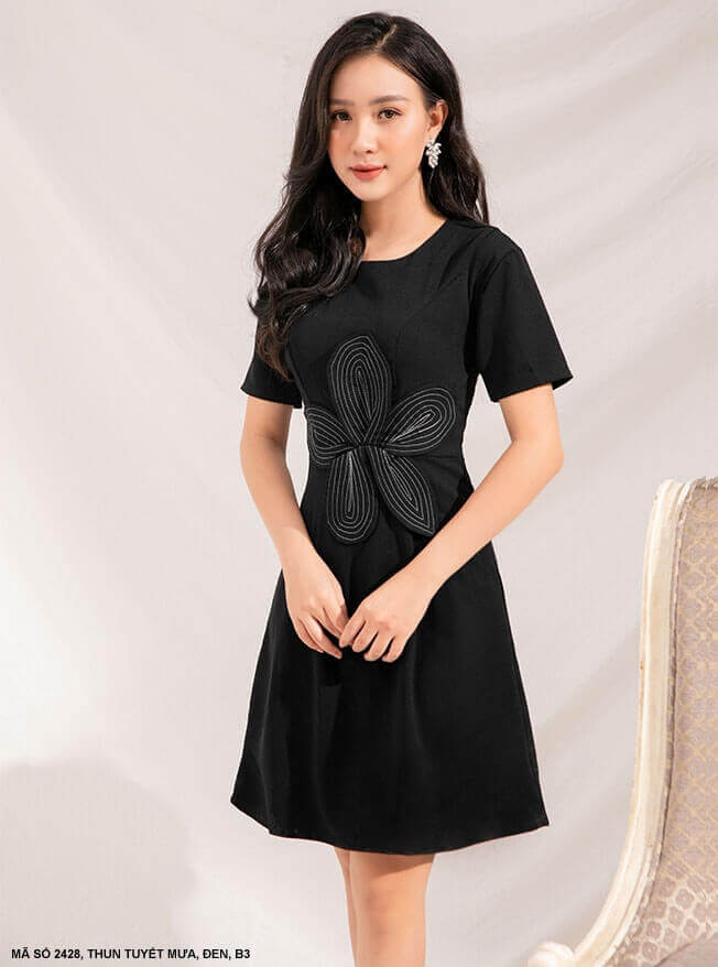 những kiểu đầm đen sang trọng hot trend 2021 những kiểu đầm đen sang trọng hot trend 2021