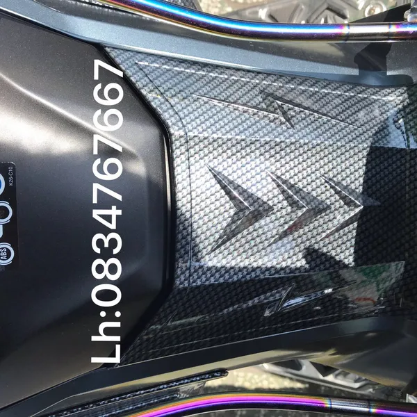 Chụp nắp xăng sơn carbon Air balade 2020