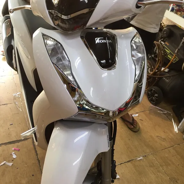 Dán keo xe SH 2020