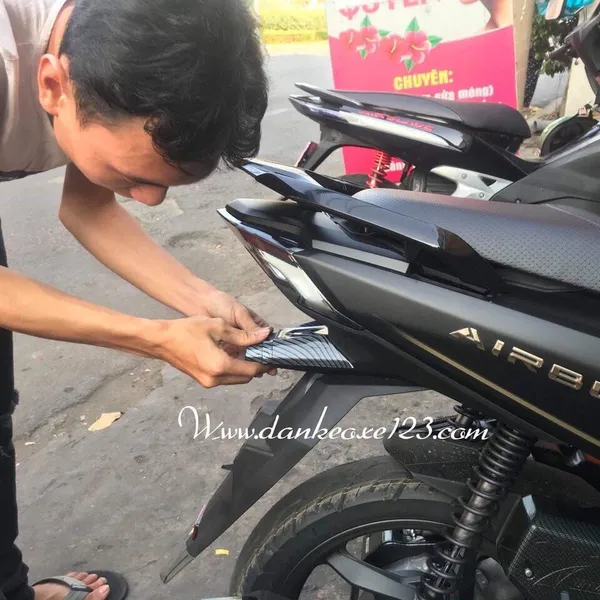 Cóc đèn sơn carbon Air balade 2020
