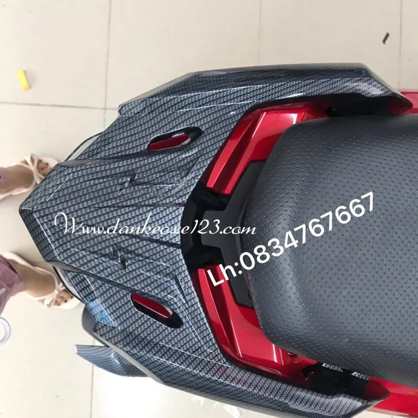 Chụp cảng (tay dắt) sơn carbon Air balade 2020