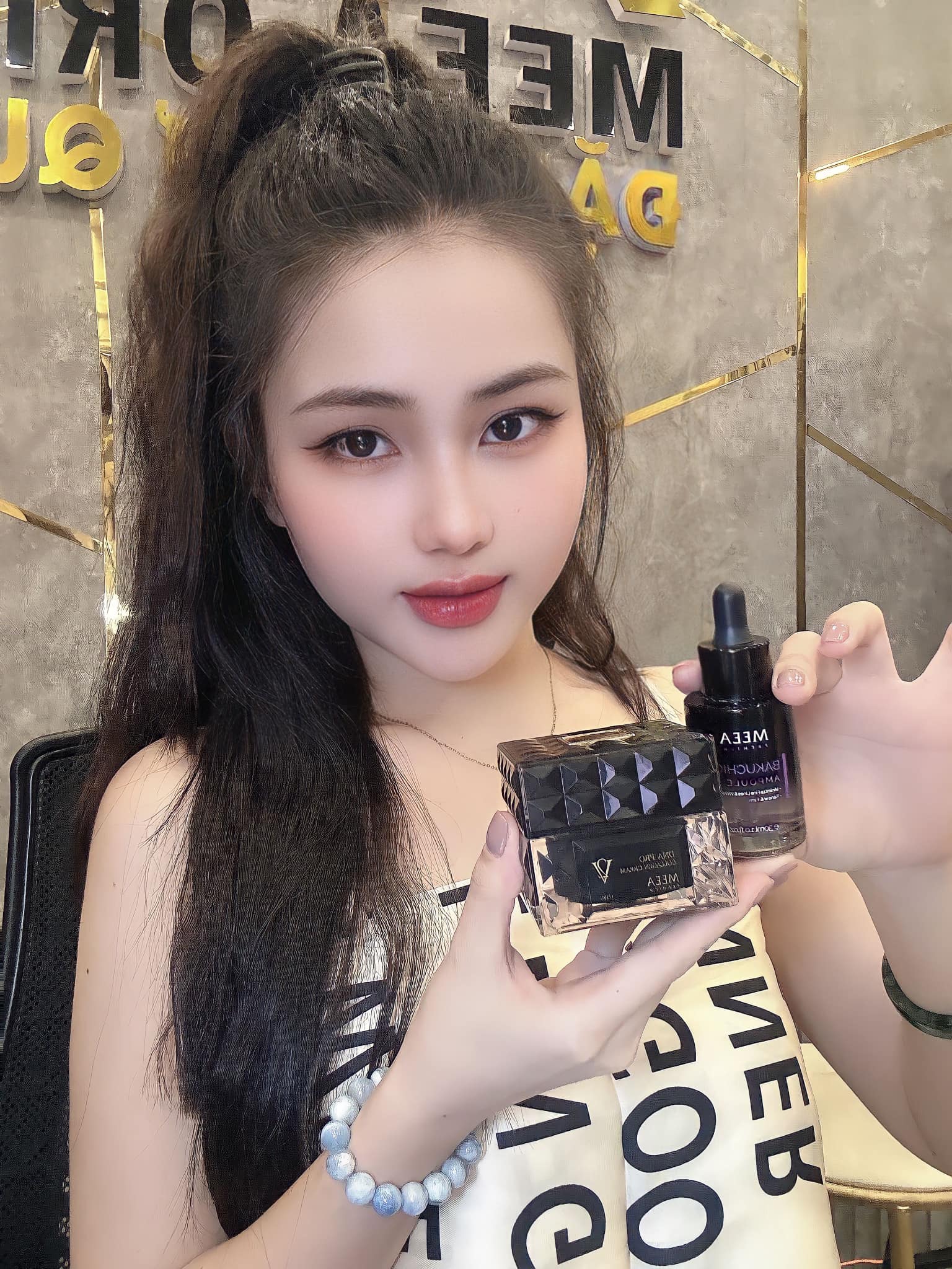 KEM FACE TRỨNG CÁ HỒI DNA PRO COLLAGEN CREAM MEEA