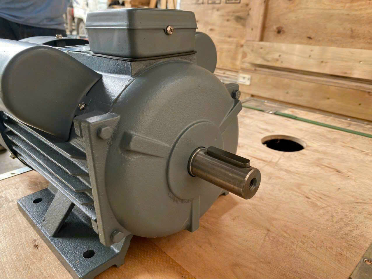 MÔ TƠ 3PHA 2HP4P MÔ TƠ 3PHA 2HP4P