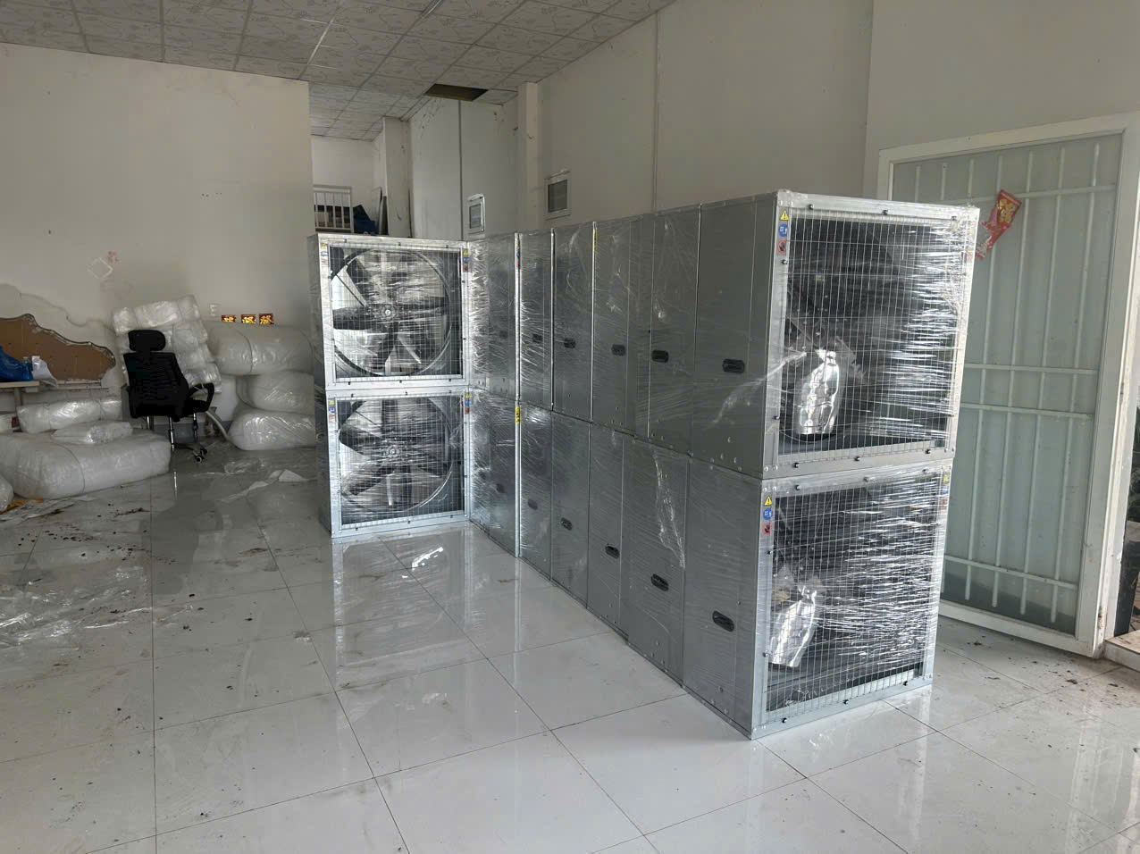 quat-hut-vuong-cong-nghiep quat-hut-vuong-cong-nghiep