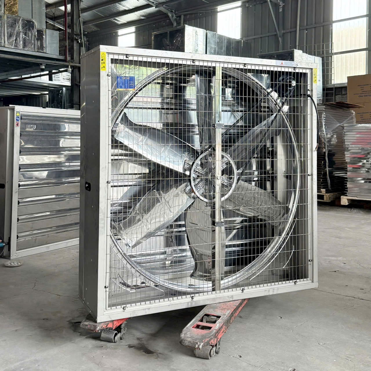 QUẠT HÚT VUÔNG 1380x1380x400 3pha QUẠT HÚT VUÔNG 1380x1380x400 3pha