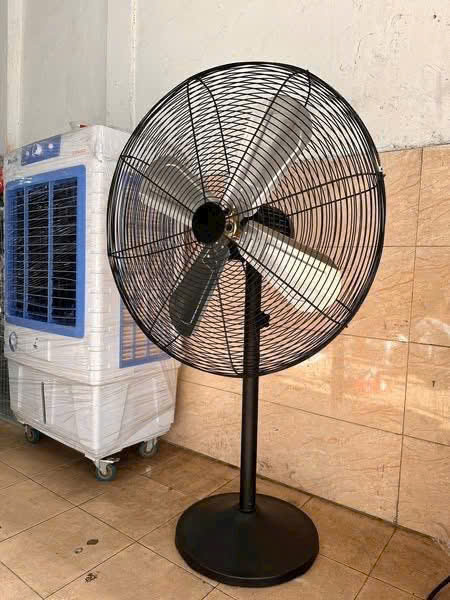 QUẠT ĐỨNG CÔNG NGHIỆP 3 LÁ QUẠT ĐỨNG CÔNG NGHIỆP 3 LÁ