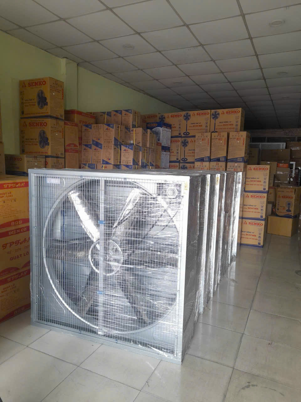 QUẠT HÚT VUÔNG 1220x1220 QUẠT HÚT VUÔNG 1220x1220