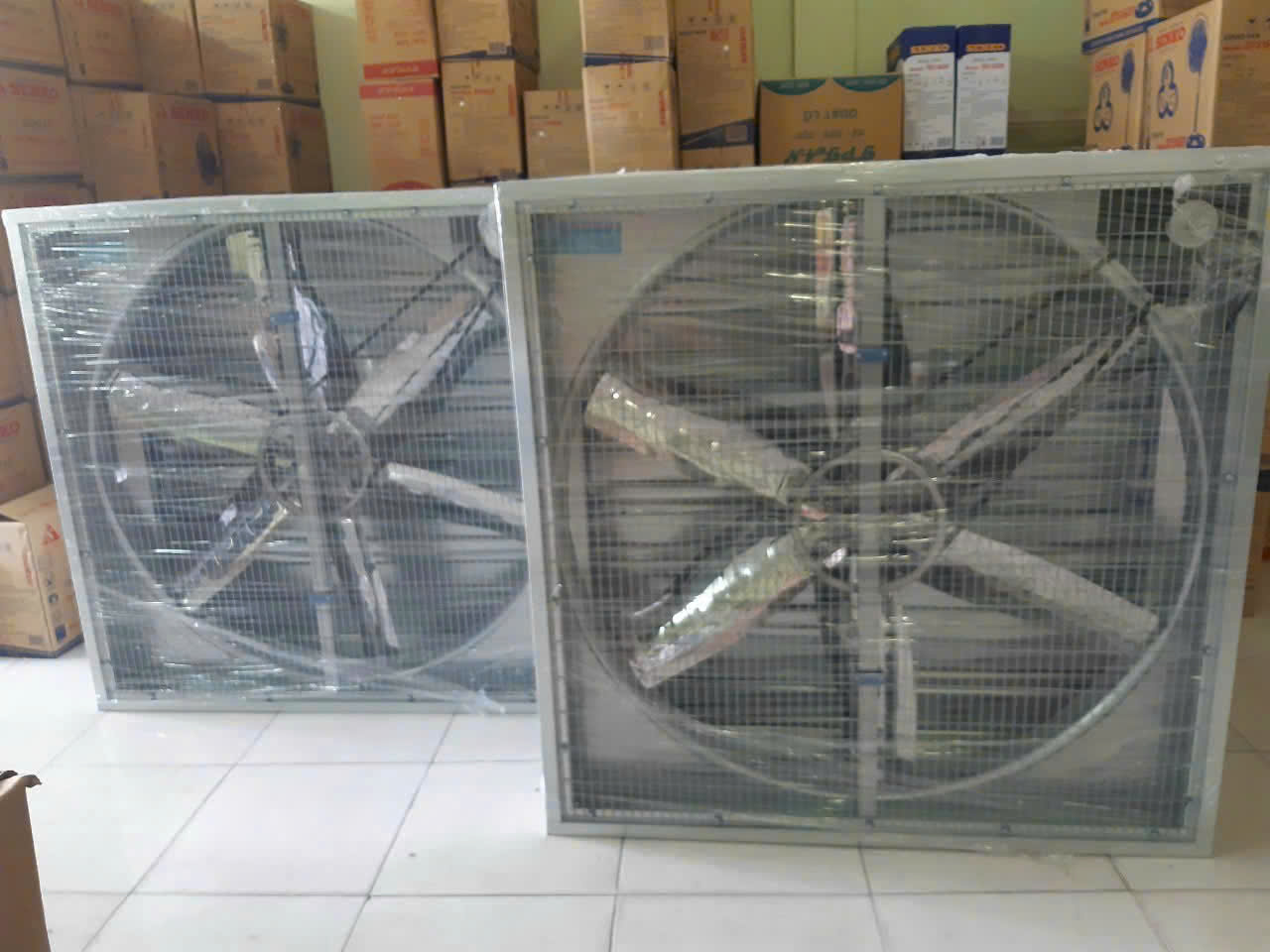 QUẠT HÚT VUỒNG 1380x1380 QUẠT HÚT VUỒNG 1380x1380