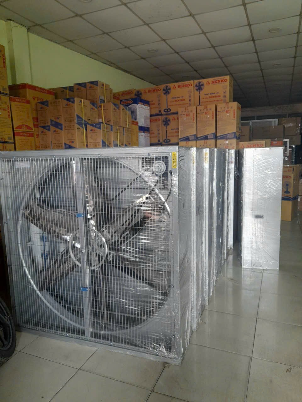 QUẠT HÚT VUÔNG 1220x1220x400 QUẠT HÚT VUÔNG 1220x1220x400