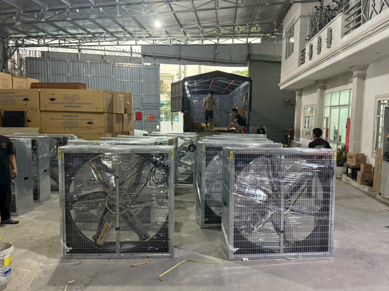 quat-hut-vuong-138x1380x400 quat-hut-vuong-138x1380x400