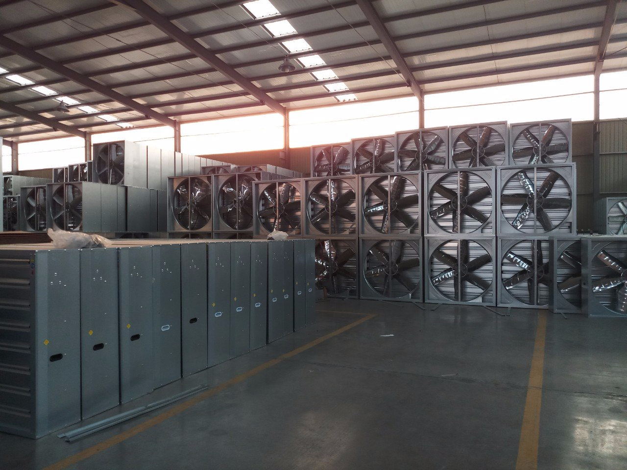 Quạt hút công nghiệp 600x600