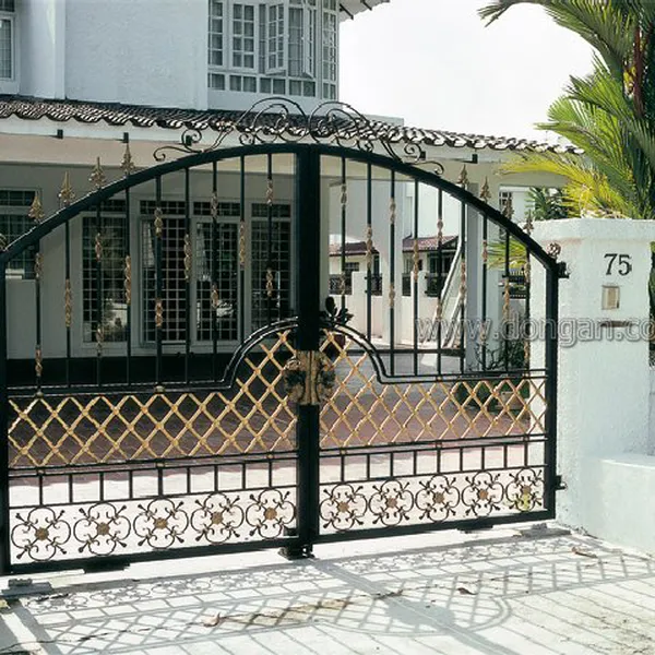 Cửa cổng sắt mỹ thuật 1