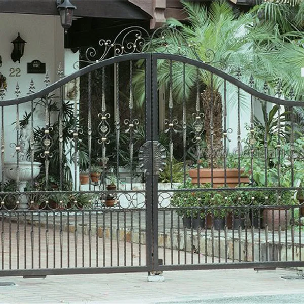 Cửa cổng sắt mỹ thuật 21
