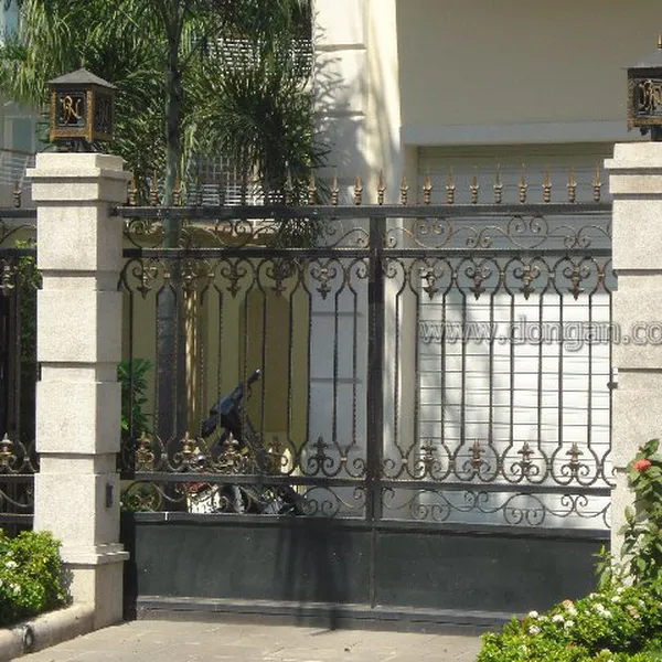 Cửa cổng sắt mỹ thuật 71