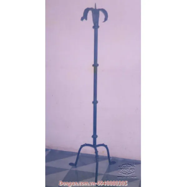 Iron Leaf Candle Stand