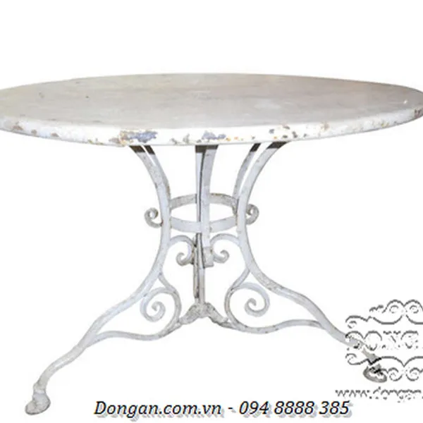 Large 19th Century Arras Metal Garden Table