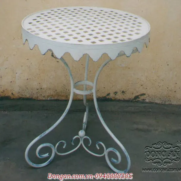Paris Table
