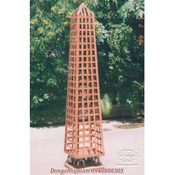 Set of 3 Obelisks