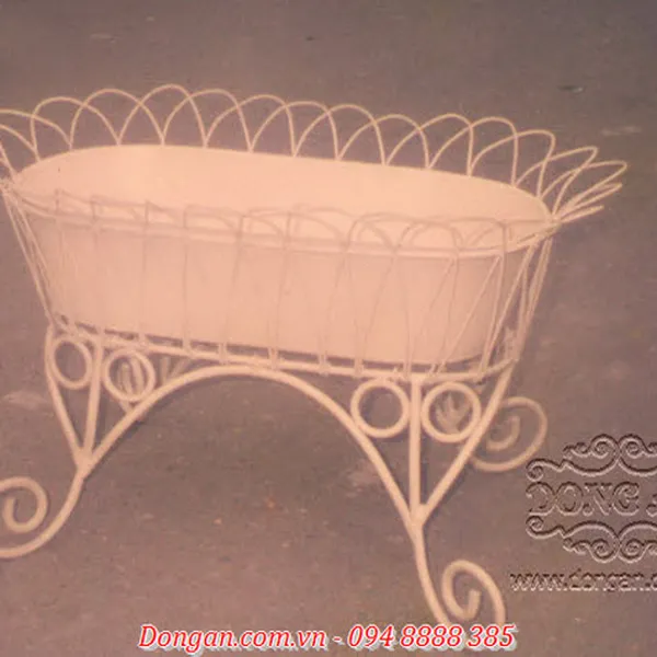 Small Oval Standing Planter