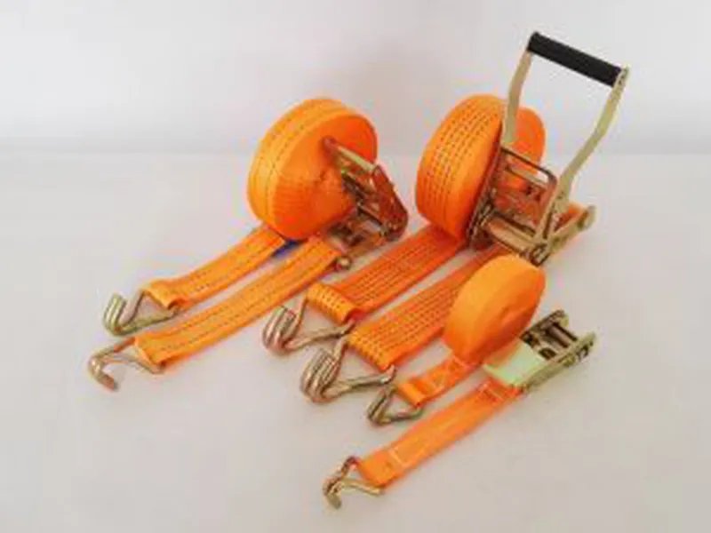 Dây chằng hàng khóa cam là vật dụng không thể thiếu khi vận chuyển hàng hóa