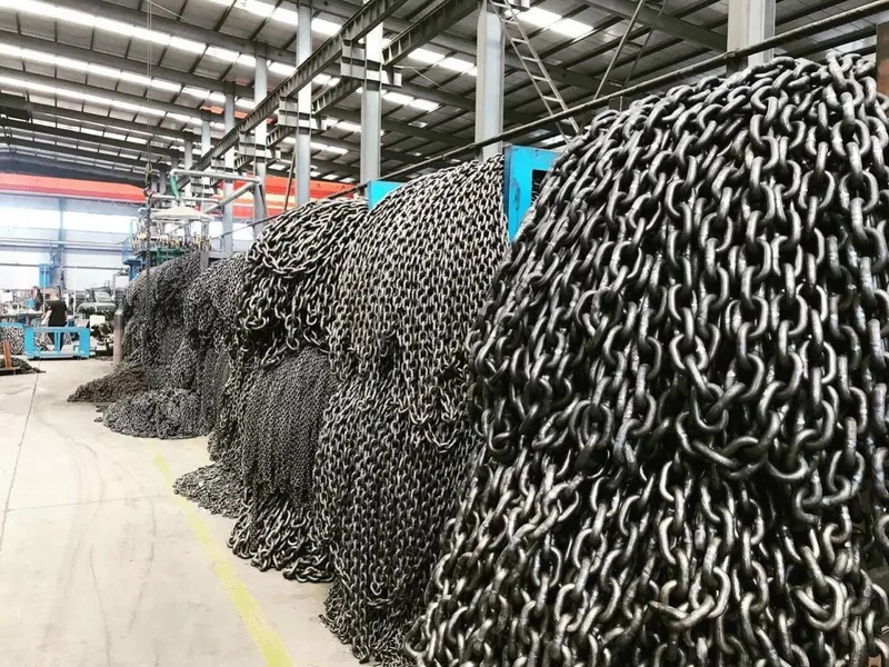 Dây xích cẩu hàng ở Bình Dương