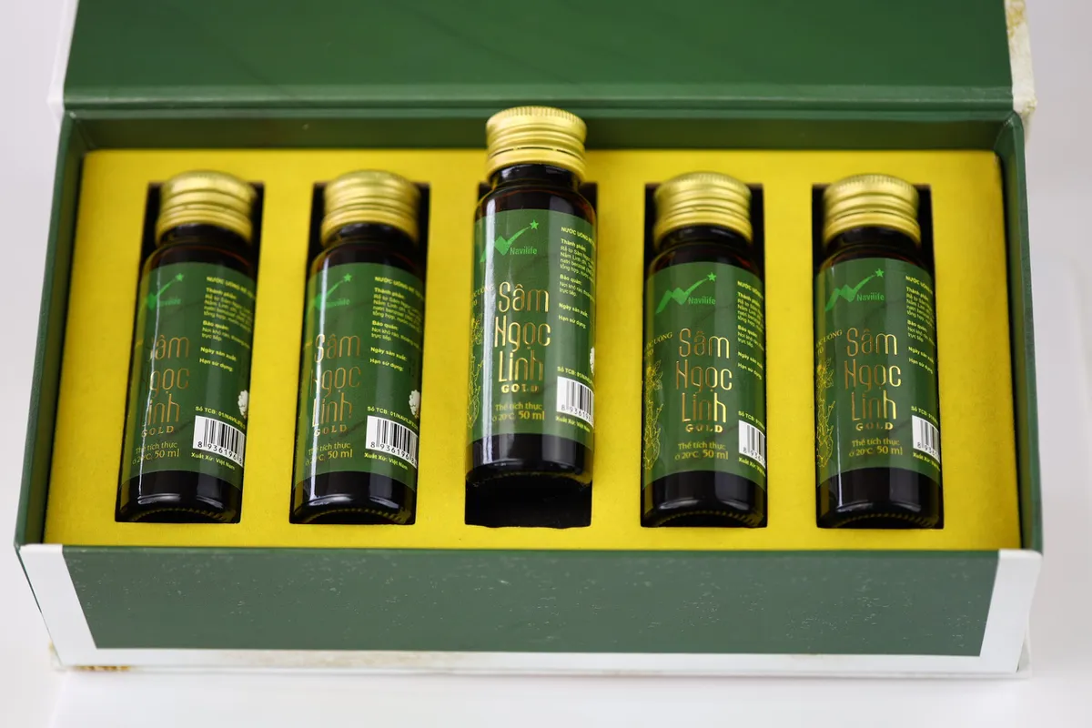 Nước uống Rễ tơ Sâm Ngọc Linh Gold - Hộp 5 chai thủy tinh cao cấp