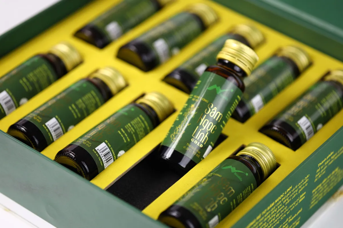 Nước uống Rễ tơ Sâm Ngọc Linh Gold - Hộp 10 chai thủy tinh cao cấp