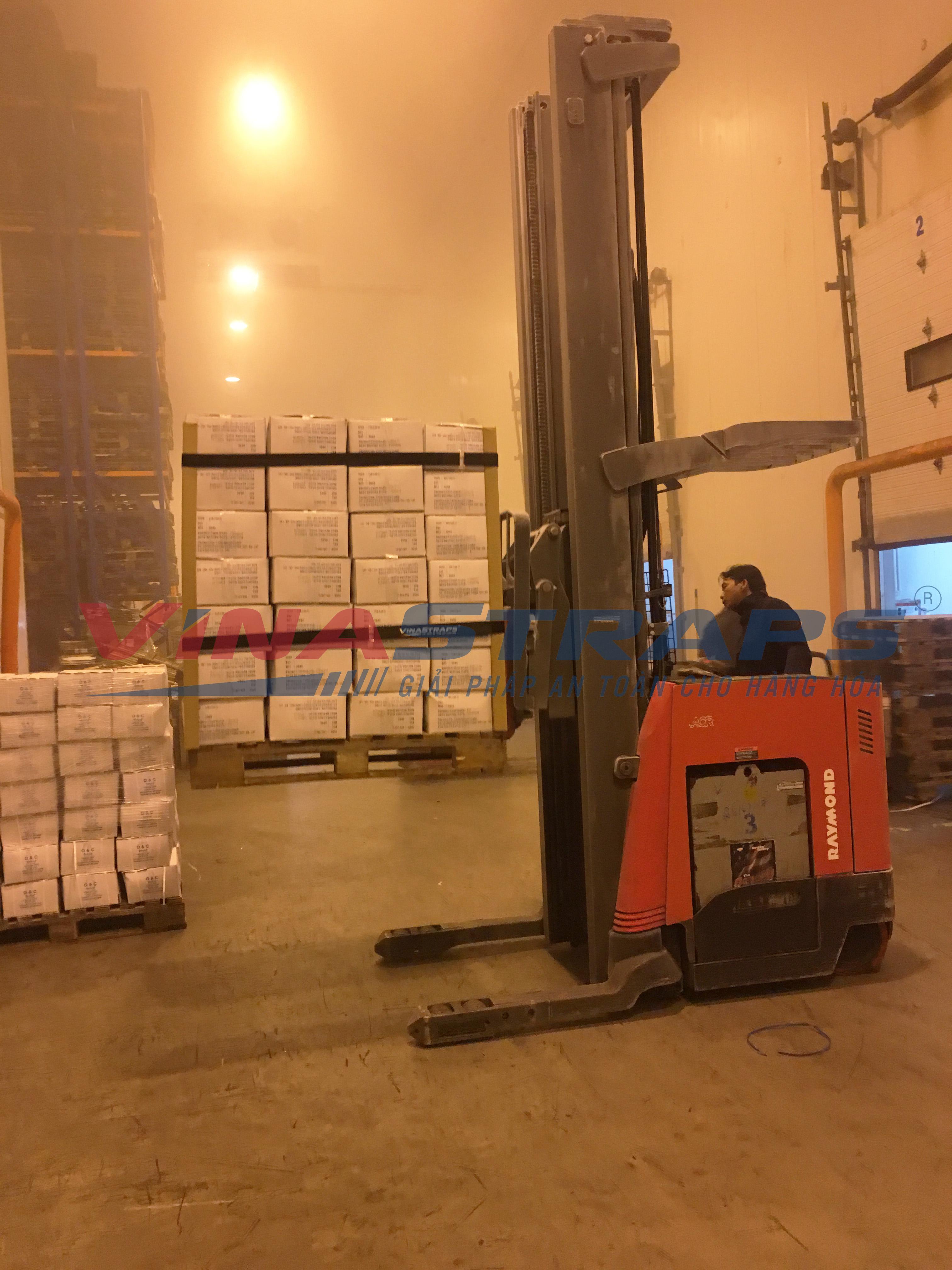 Dây velcro ràng pallet