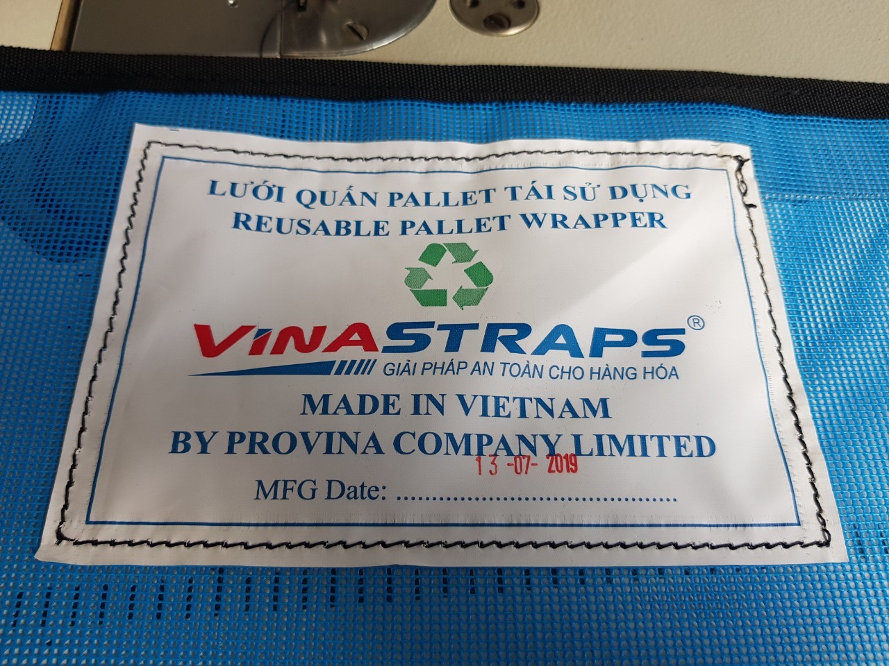 Lưới quấn pallet tái sử dụng phướng án thay thế màng PE. Lưới quấn pallet tái sử dụng phướng án thay thế màng PE.