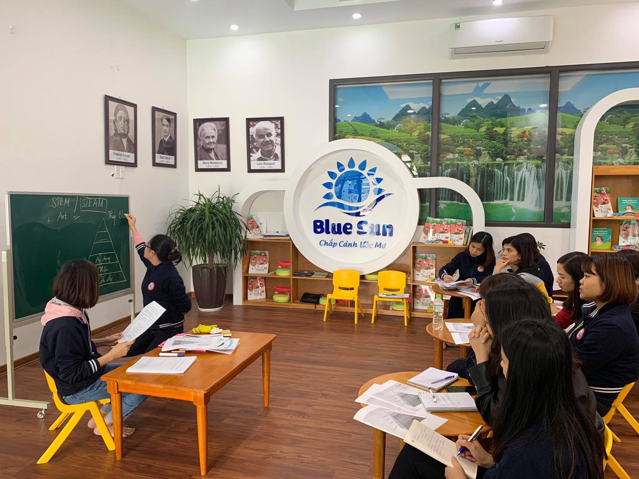 logo mam non mat troi xanh