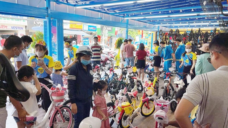 cửa hàng đa thương hiệu