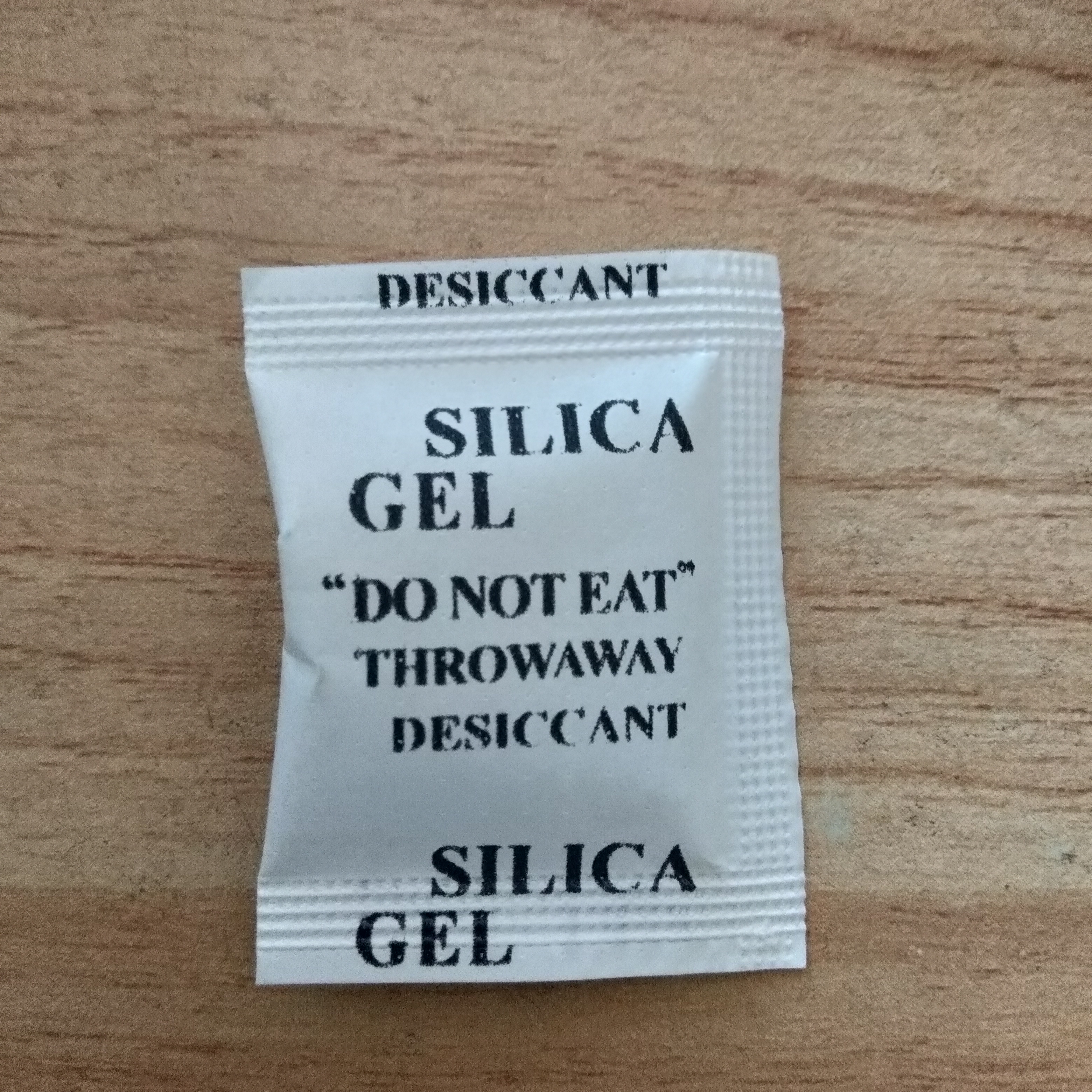 Túi hút ẩm Silicagel 2gr (Nhiều mẫu)